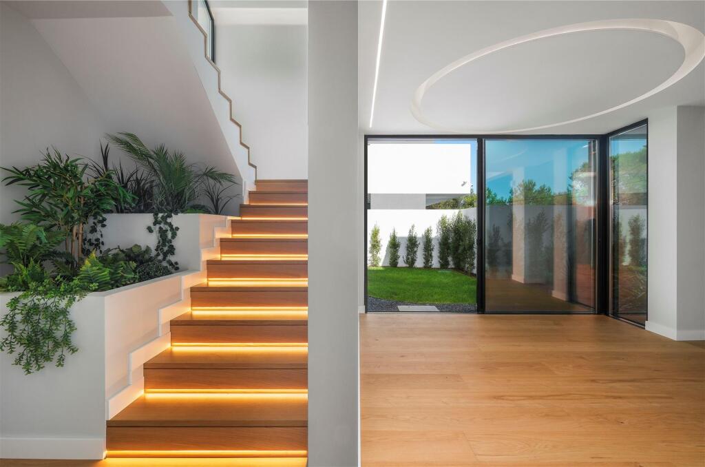 Main image of property: Lisbon, Cascais