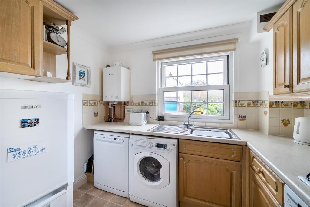 Charmouth Road, Lyme Regis - More