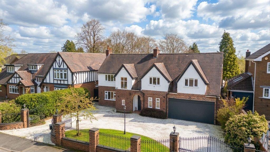 Main image of property: Sherifoot Lane, Four Oaks, B75 5DT