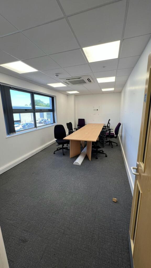 27-28 Stansted Distribution Centre - Boardroom P