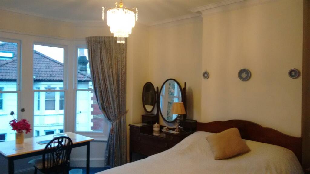 1 bedroom house share for rent