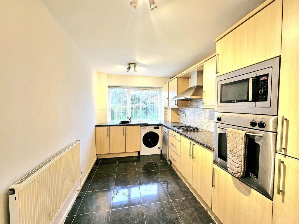 Apartment in London, Stanmore - View 2