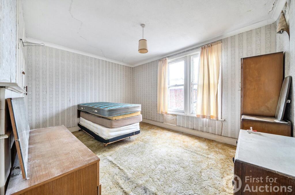 House in Portsmouth - More