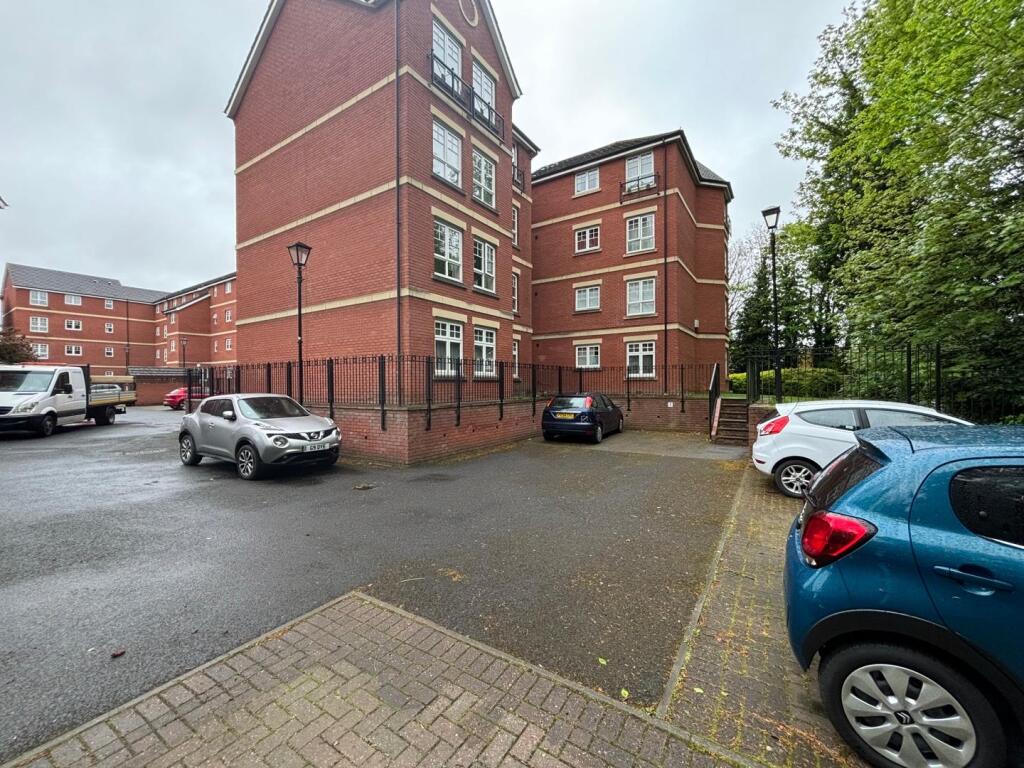 Main image of property: St. Peters Close, Bromsgrove, B61 7DY