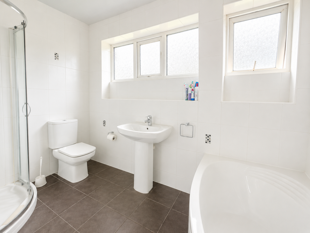 House in Stockport, Disley - More