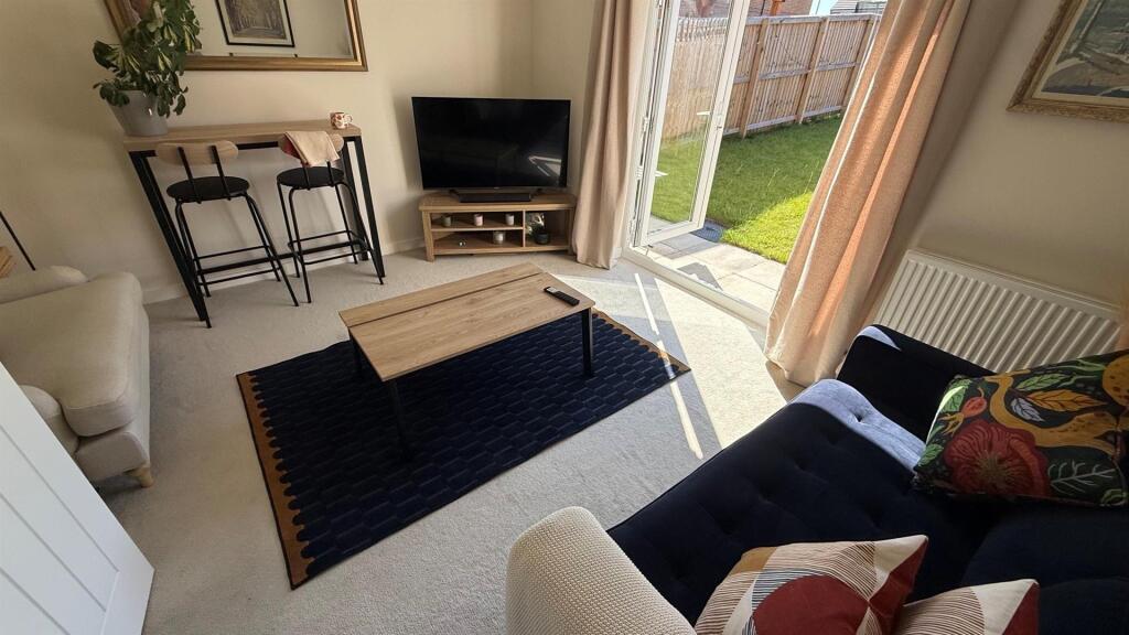 House in Bradford, West Yorkshire - View 2