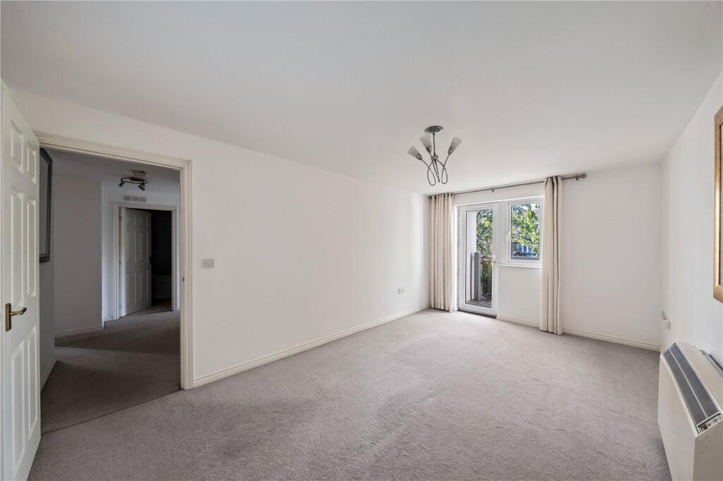 Apartment in Sutton - View 3