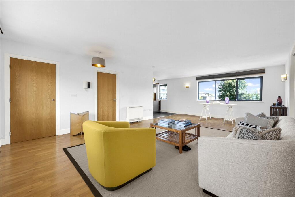 Apartment in London - View 5