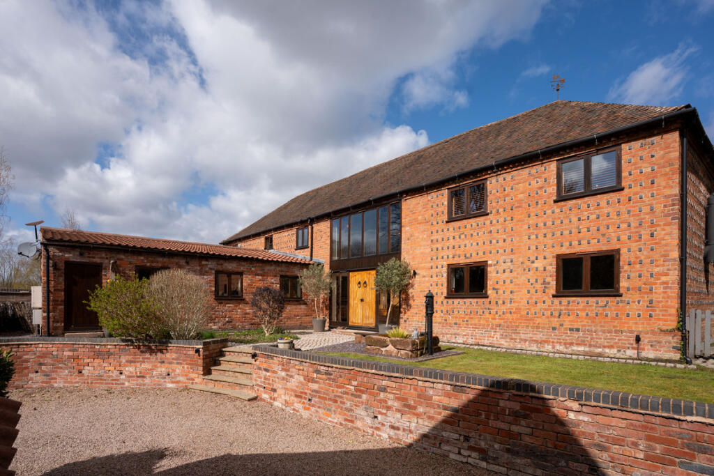 Main image of property: Torton Lane Torton Kidderminster, Worcestershire, DY10 4HX
