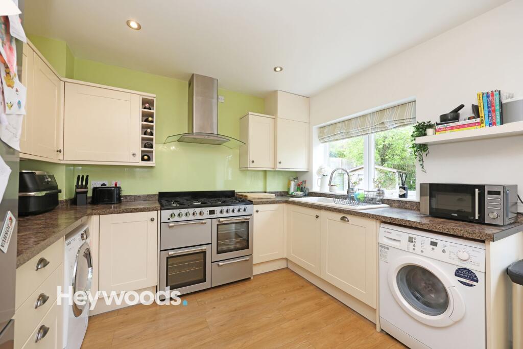 Clumber Avenue, Clayton, Newcastle, ST5 photo 4