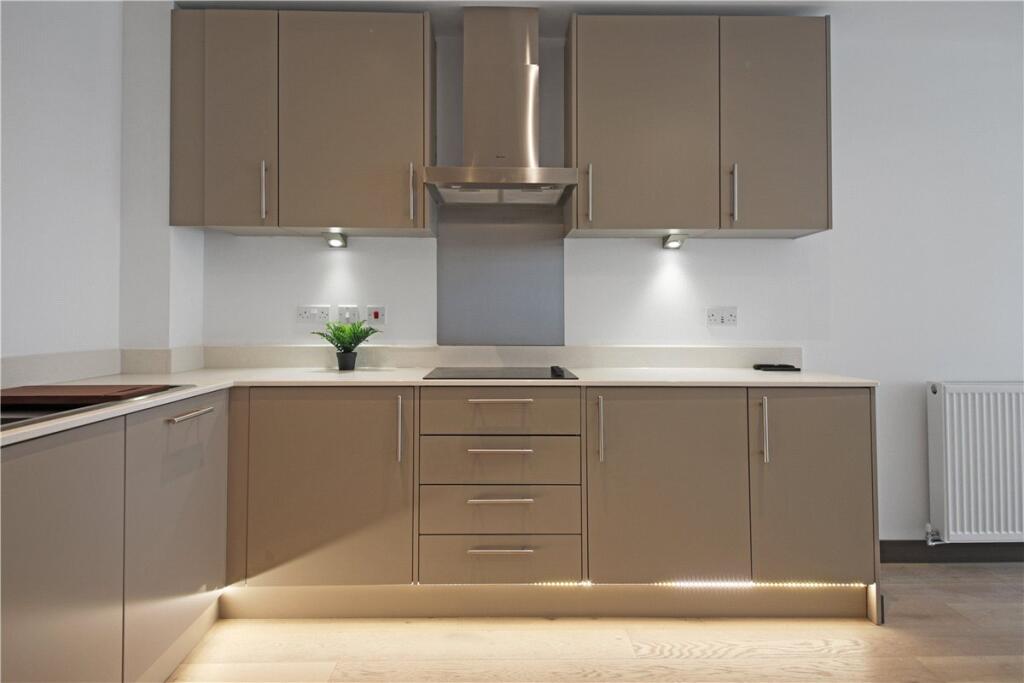 Main image of property: 4 Station Square, Cambridge, CB1