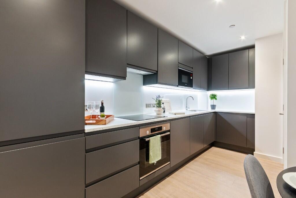Apartment in Reading - View 4