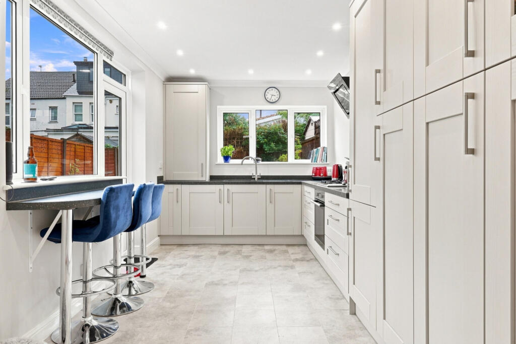House in Southend-on-Sea - View 5