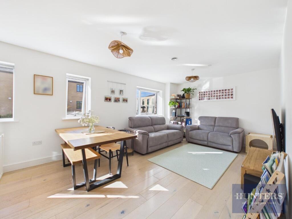 Apartment in Gloucester - View 5