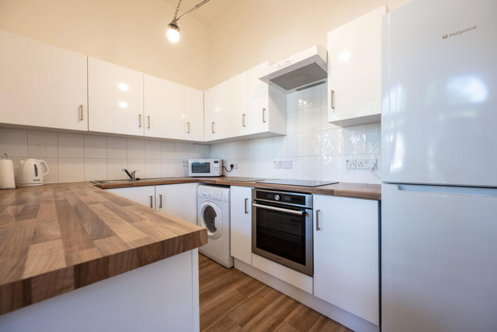 Apartment in Southampton, Ocean Village - More
