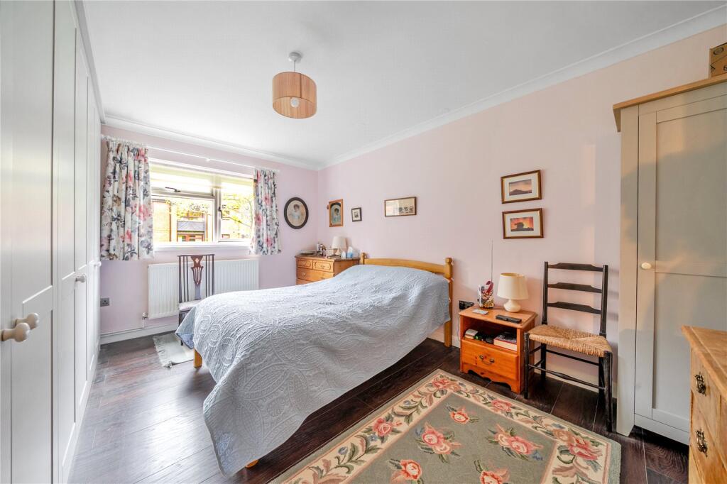 Apartment in London - More