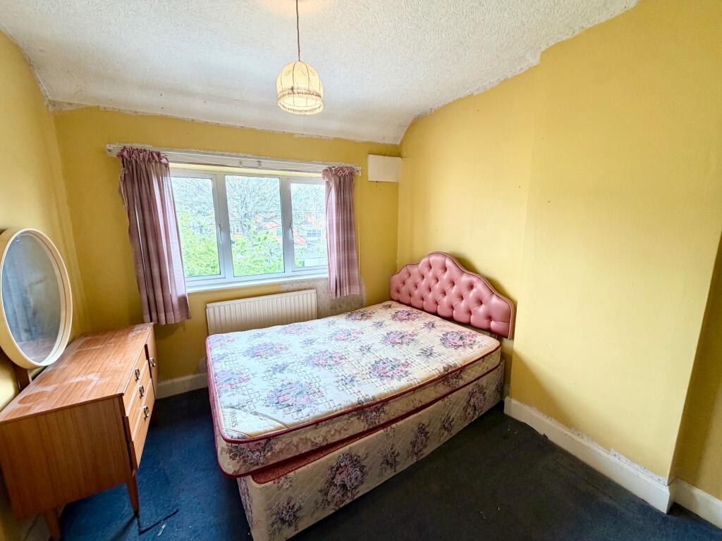 House in Birmingham, West Midlands - More
