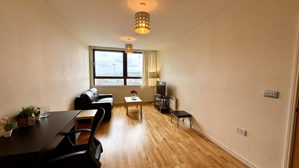 Apartment in Newcastle upon Tyne - View 5