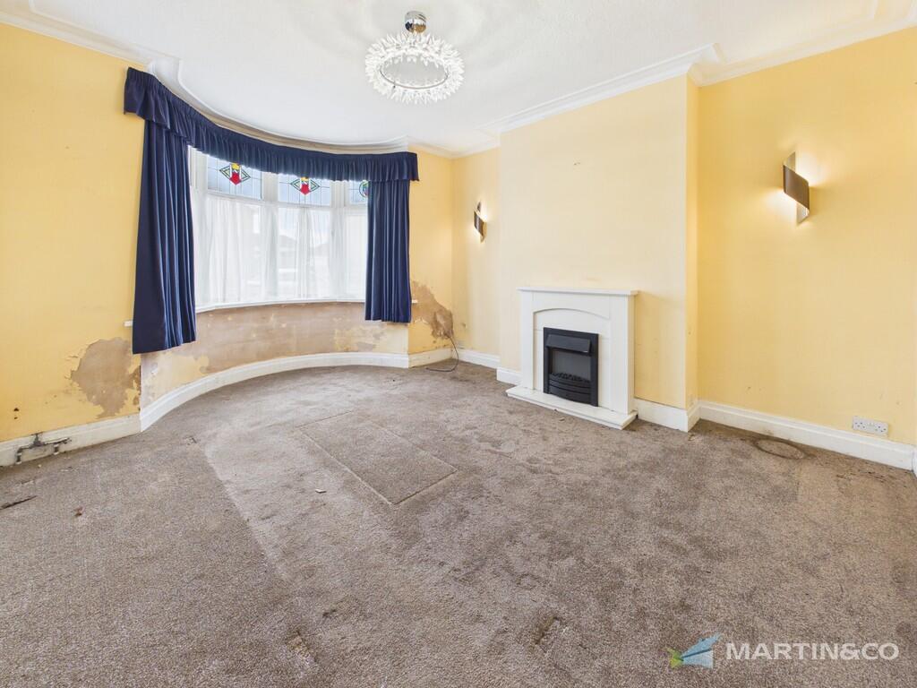 Rosebery Avenue, FY4 photo 4