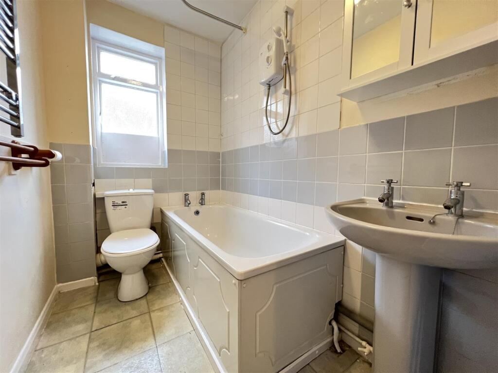 Apartment in London, Merton Park - View 5