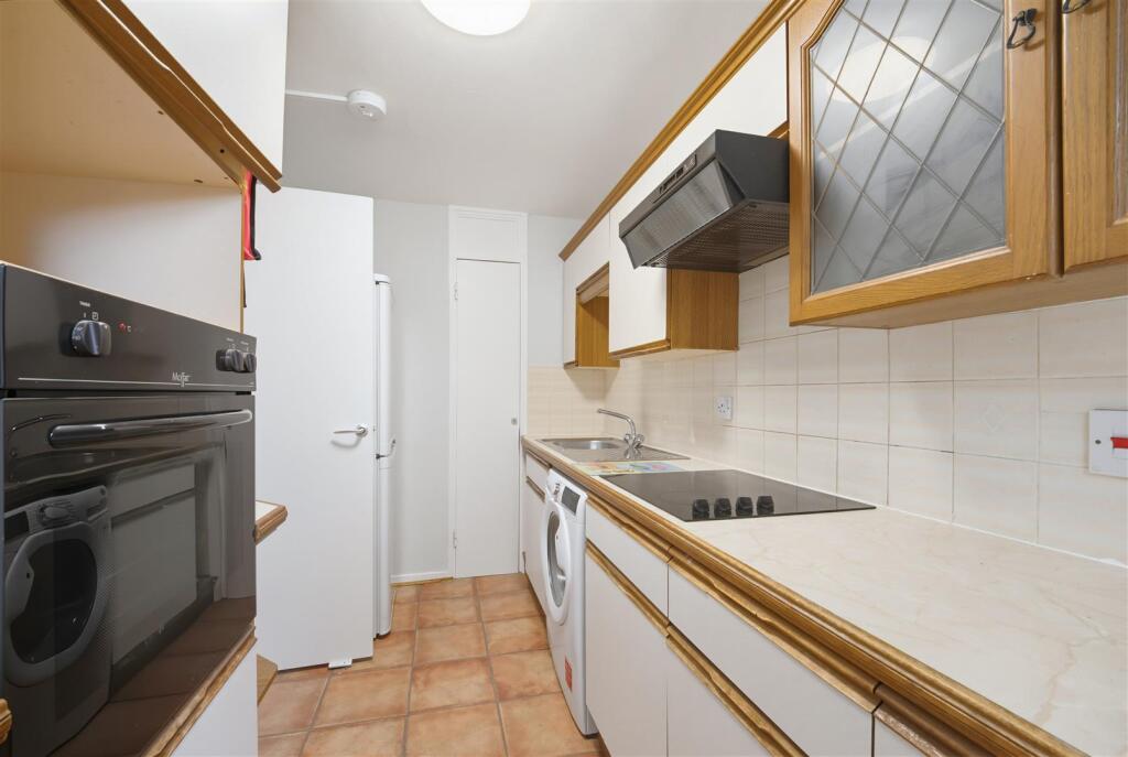 Apartment in London - View 5