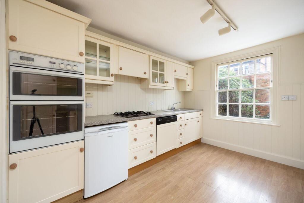 4 LANSDOWNE TERRACE photo 4