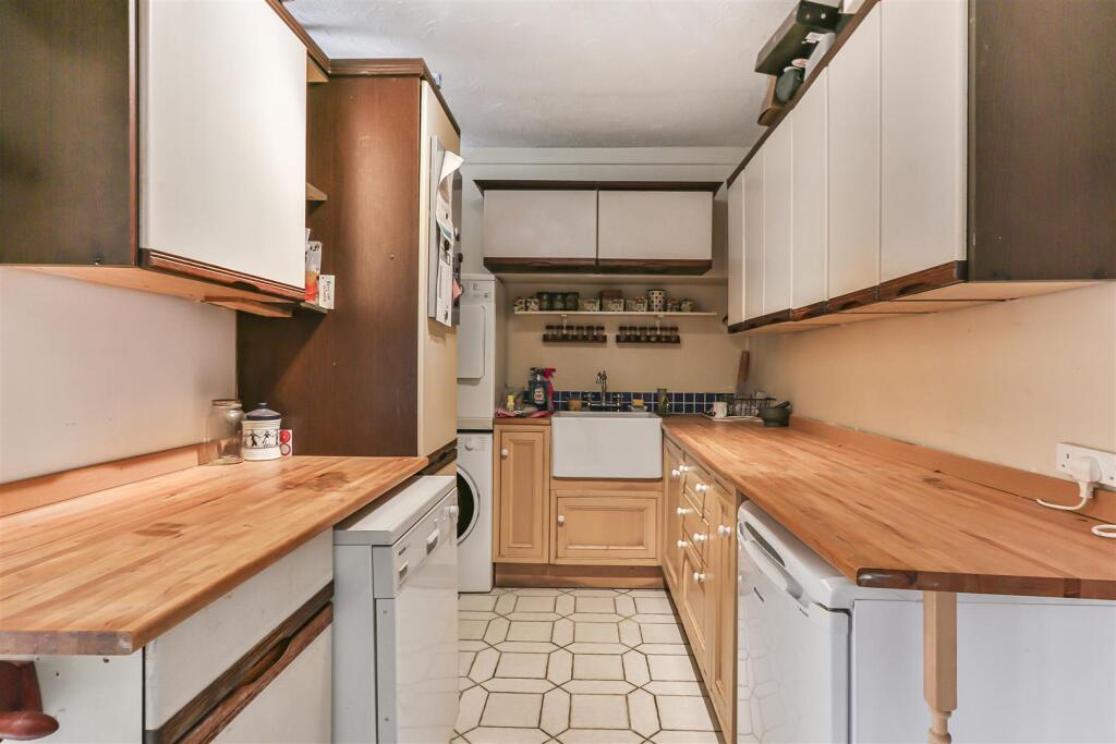 Additional image 9 of Sandbanks Road, Lilliput