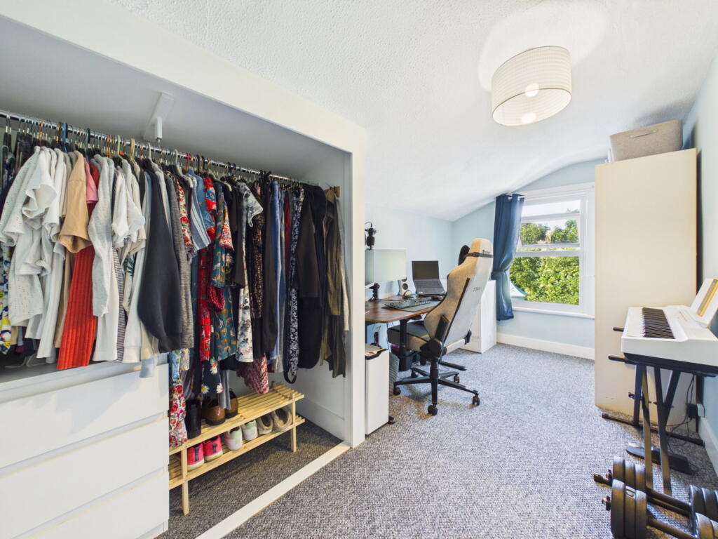 House in Gillingham, Medway - More