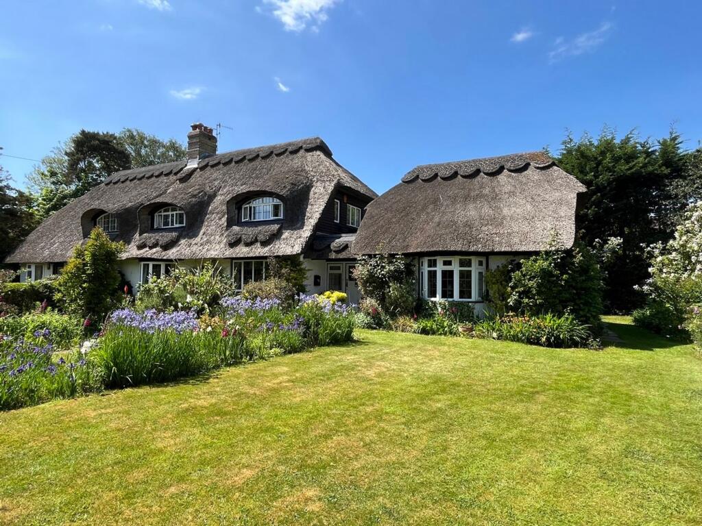 Main image of property: 26 Sea Lane, Middleton-On-Sea, PO22