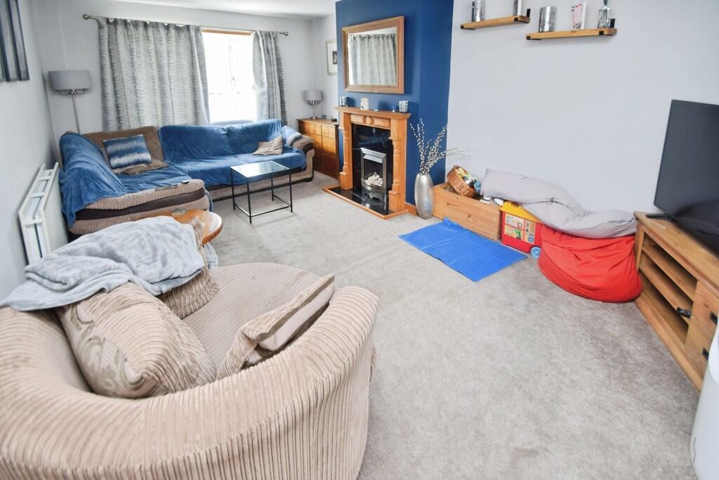 House in Bradford, West Yorkshire - View 2