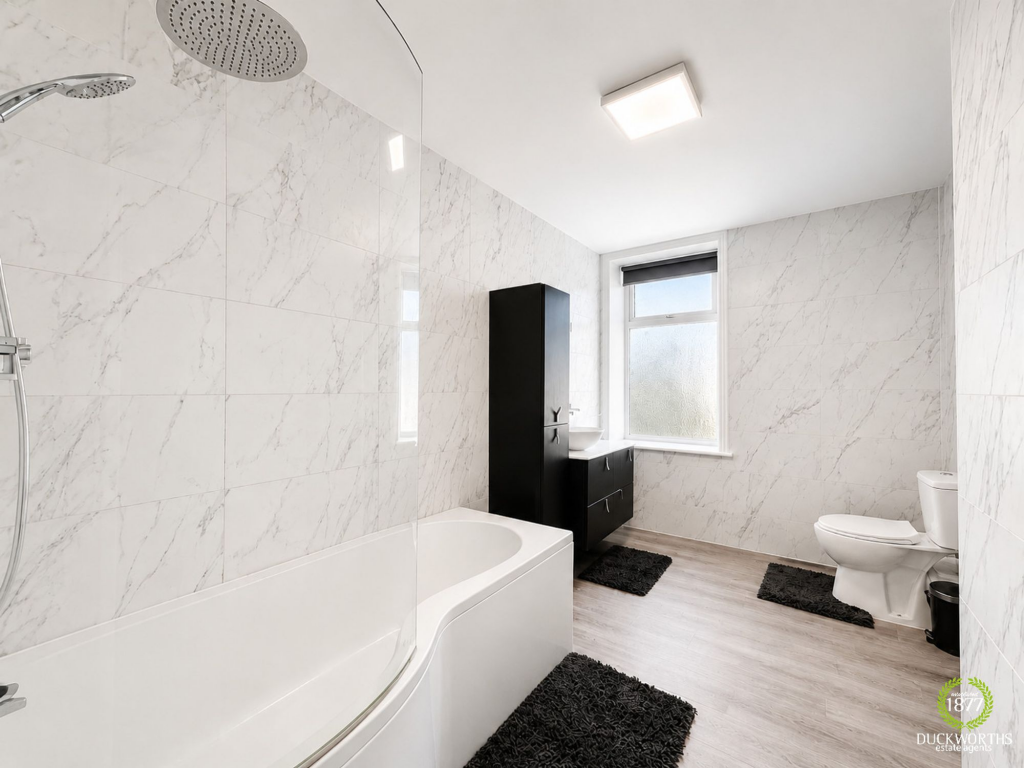 House in Hyndburn, Woodnook - More