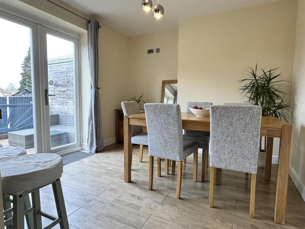 Cambria Avenue, Ellesmere - More