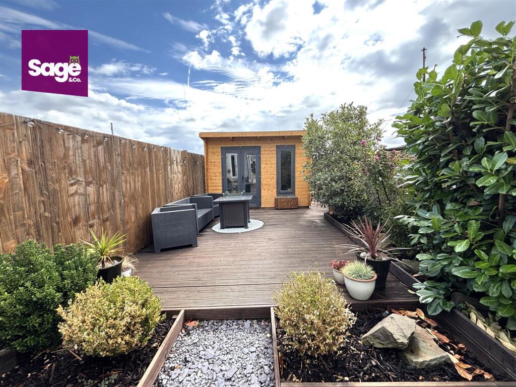 House in Newport - View 2