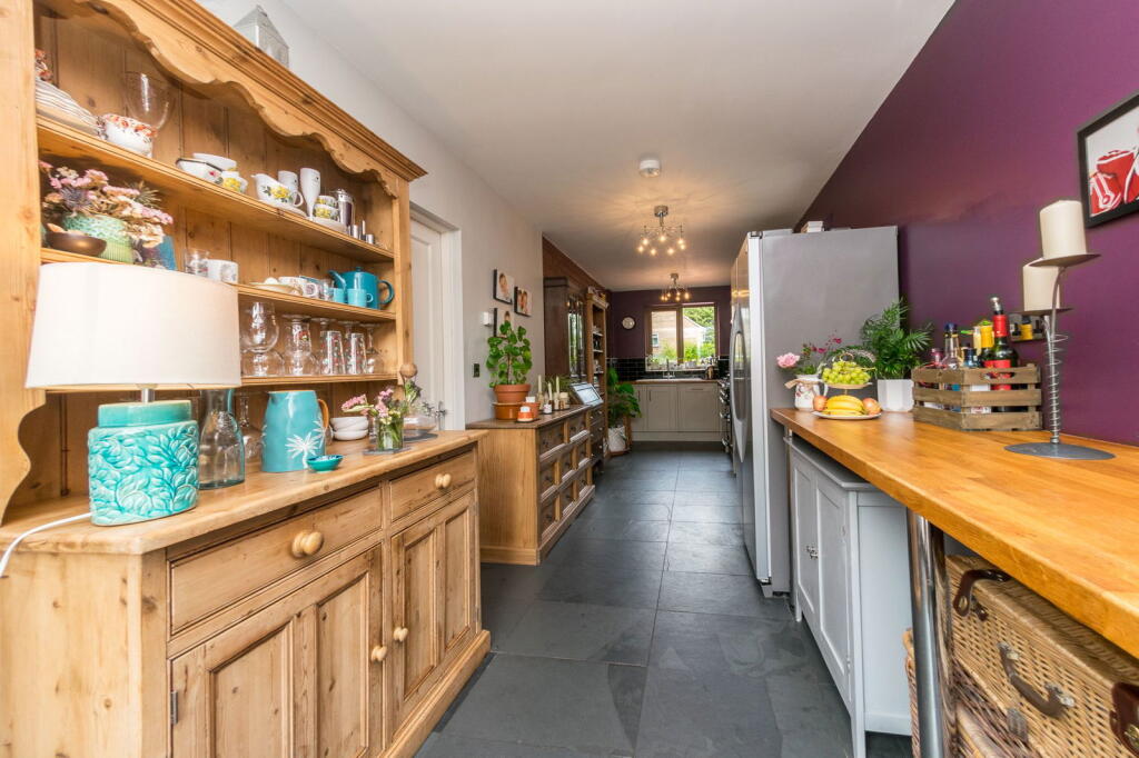 House in Huddersfield, Emley - More