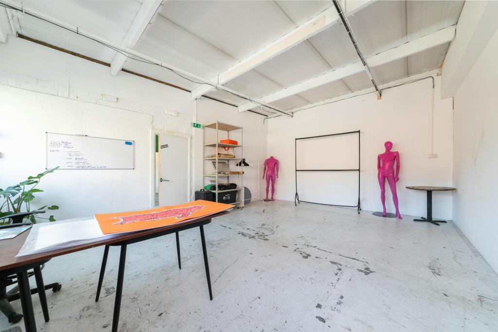 Unit 5 Queens Yard -30.jpg