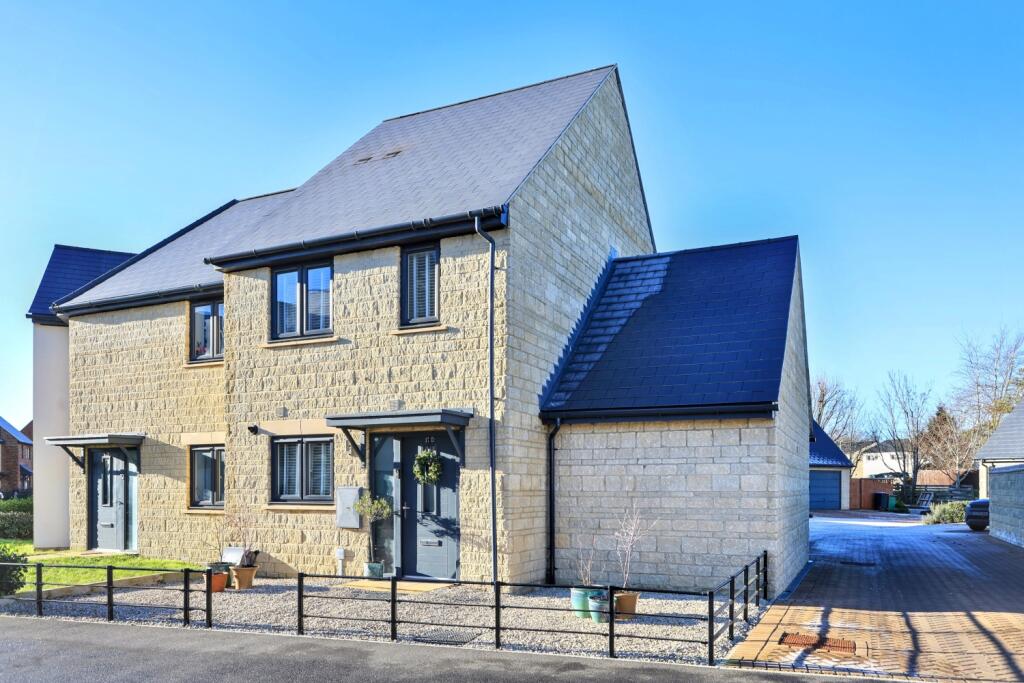 Main image of property: 120 Stanmore Crescent, Carterton