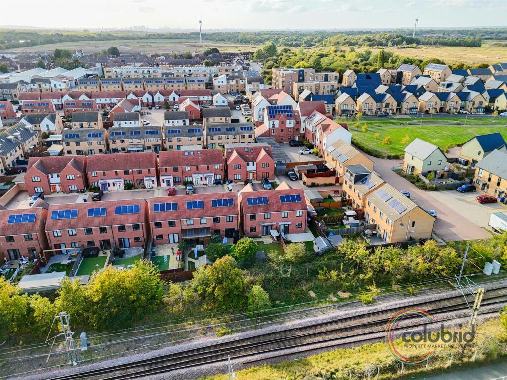 Sunliner Way, South Ockendon photo 2