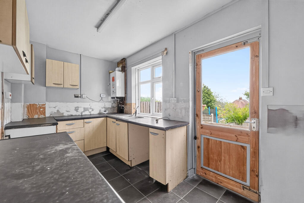 House in Sandwell, City - More