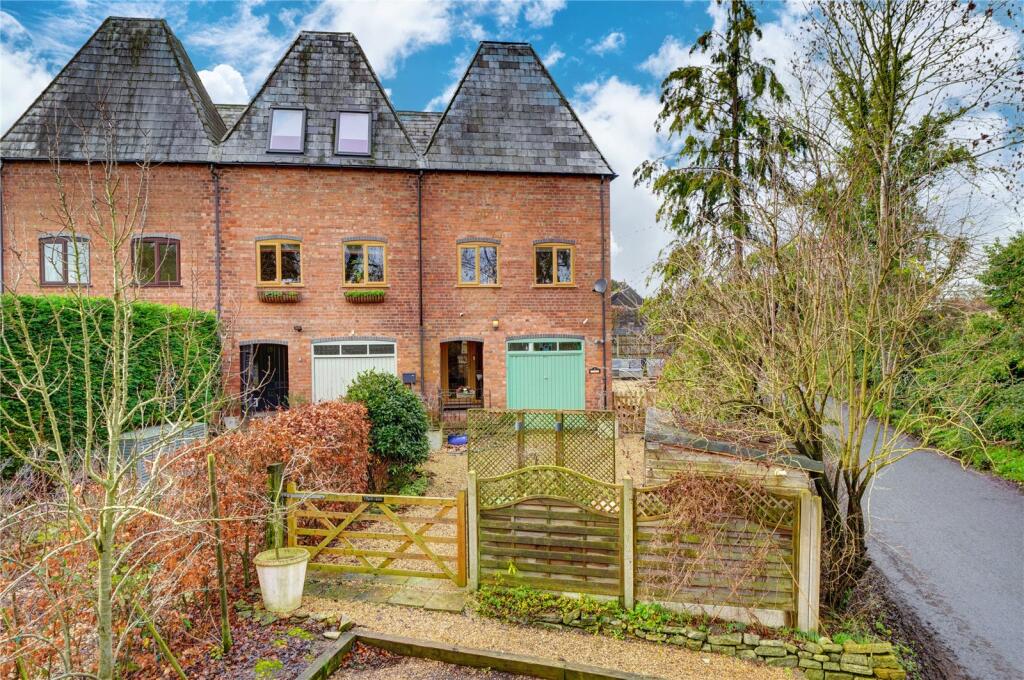 Main image of property: Broughton Hackett, Worcester, Worcestershire, WR7