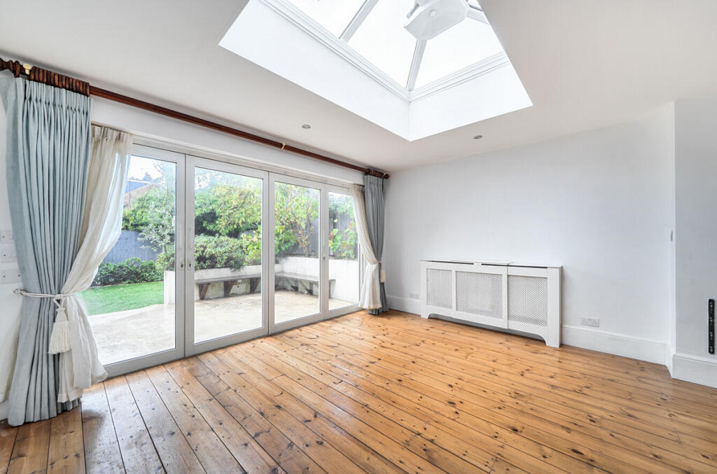 House in Kingston upon Thames - View 3