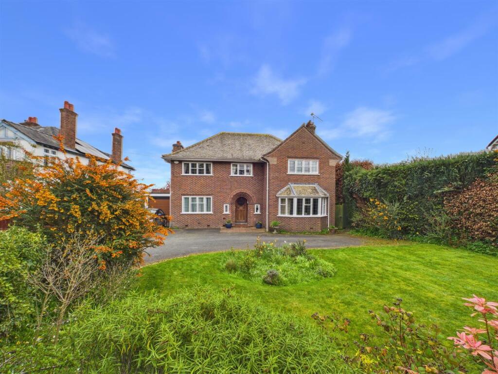 Main image of property: Fairbourne, Croeswylan Lane, Oswestry