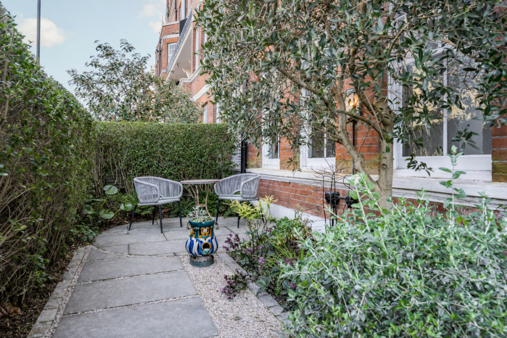 Apartment in London - View 3