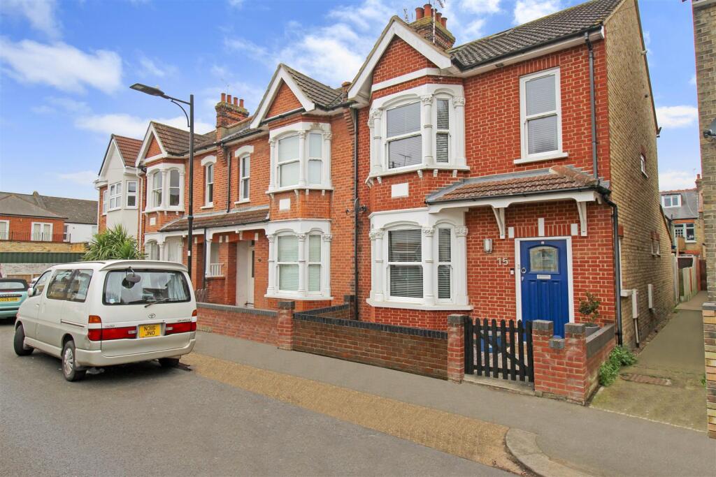 Main image of property: Lansdowne Avenue, Leigh-On-Sea