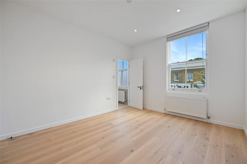 Apartment in London - View 6