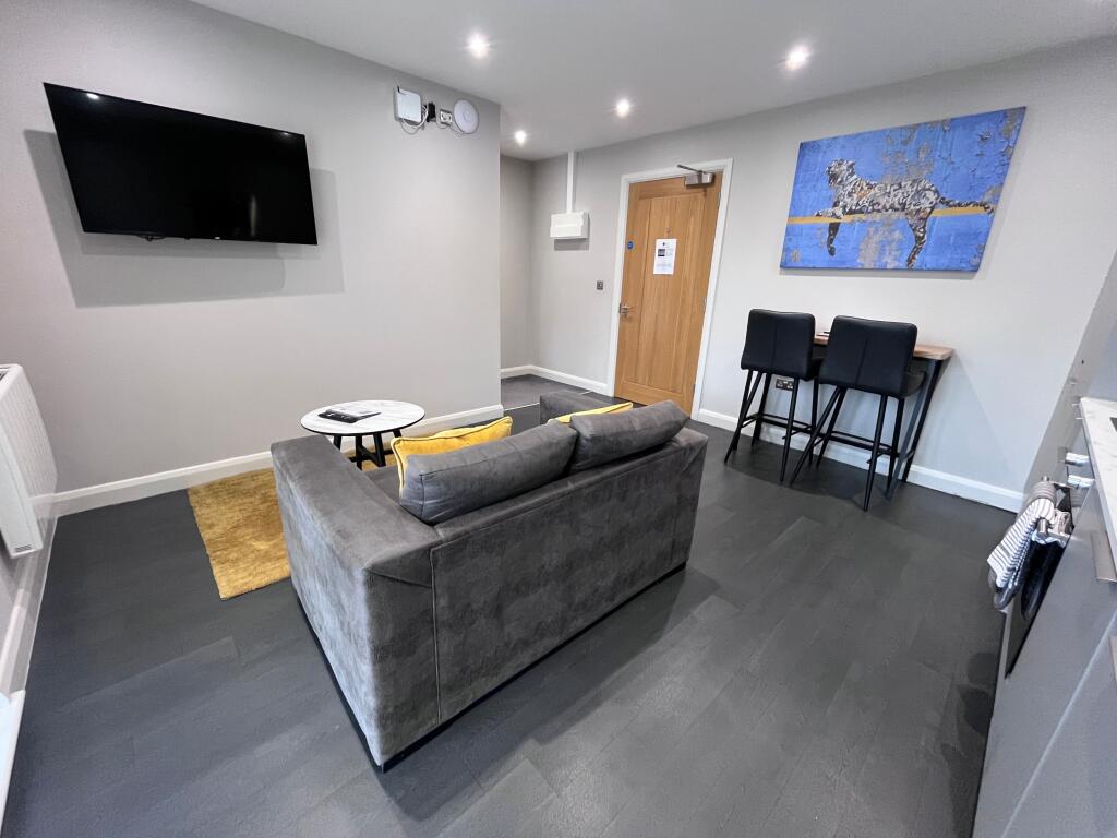 Apartment in Nottingham, Nottinghamshire - View 5