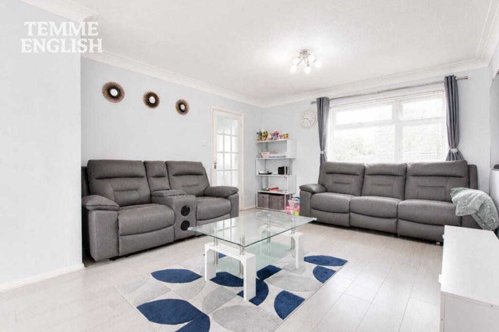 House in Basildon, Lee Chapel - View 4