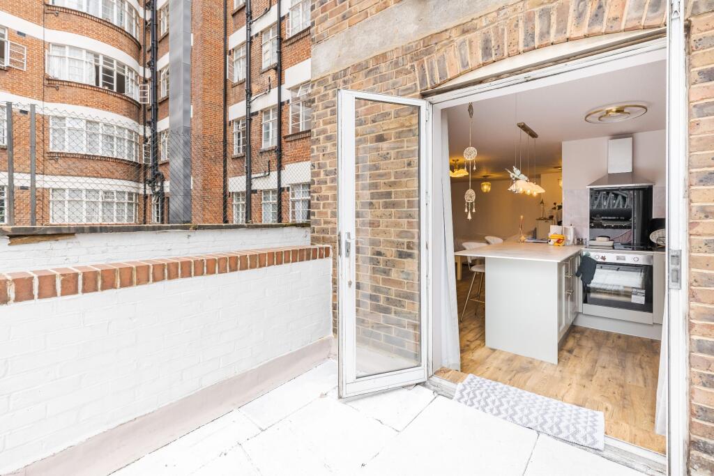 Apartment in London - View 5