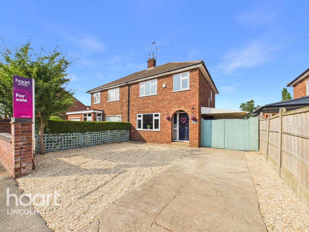 3-bed semi-detached on 14, Berkeley Avenue, North Hykeham, £250,000