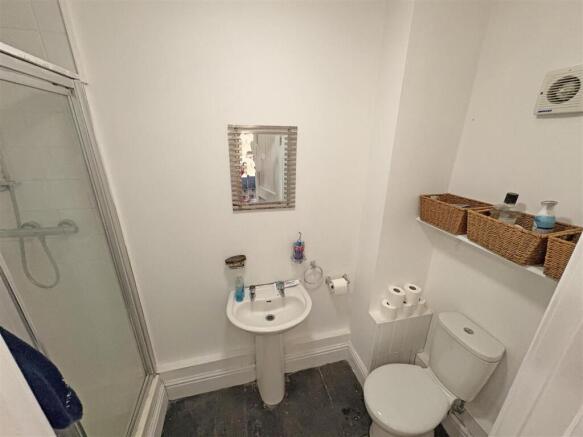 SHOWER ROOM