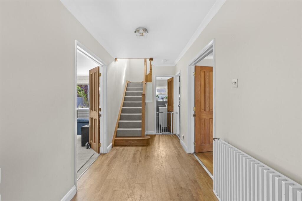 House in Hemel Hempstead - More